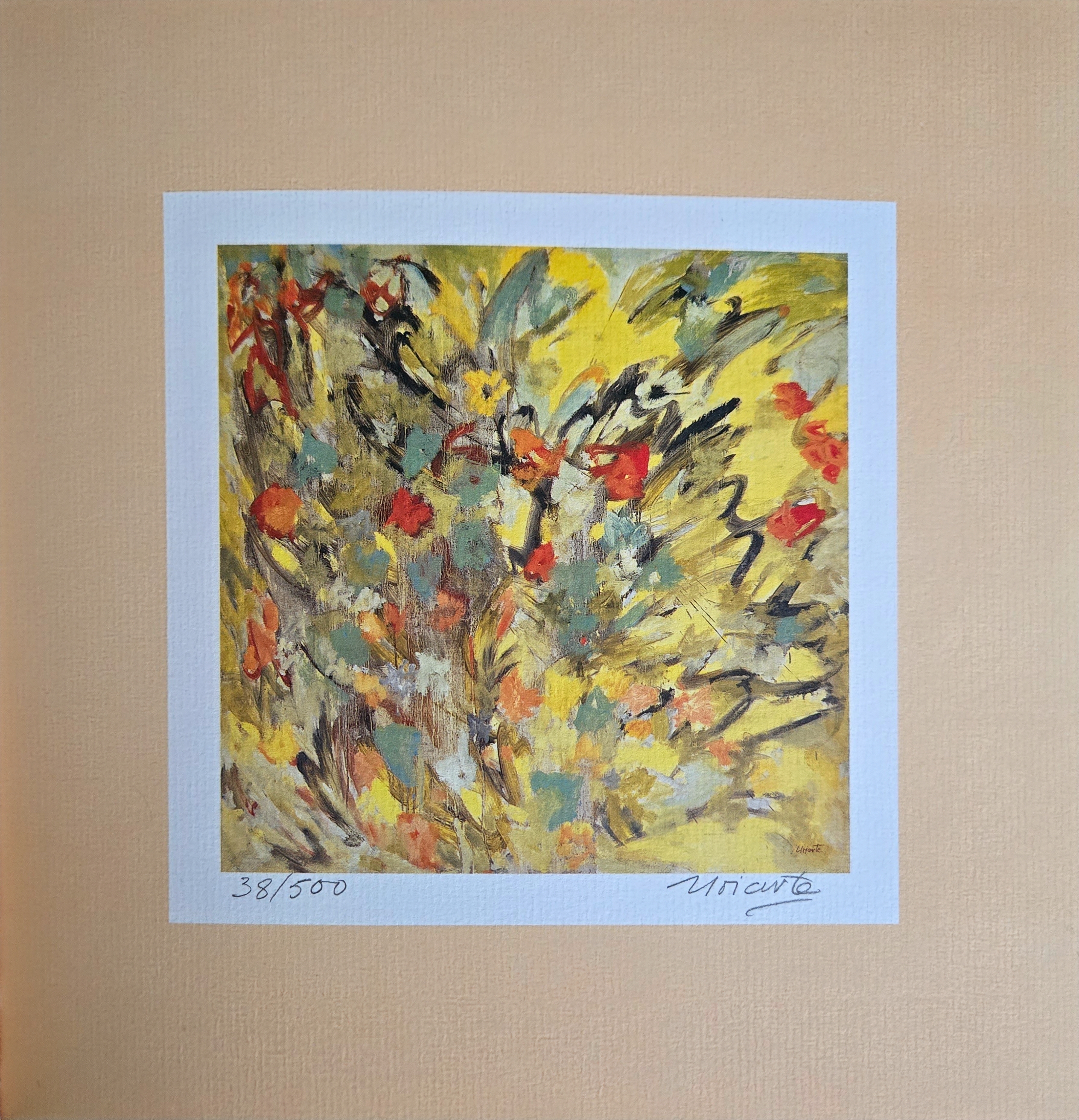 Oleo expresionista en tonos amarillos, verdes y naranjas, evocando flores o vegetacion exuberante